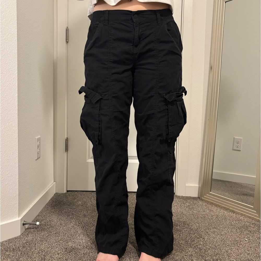 Woman’s H&M cargo pants
